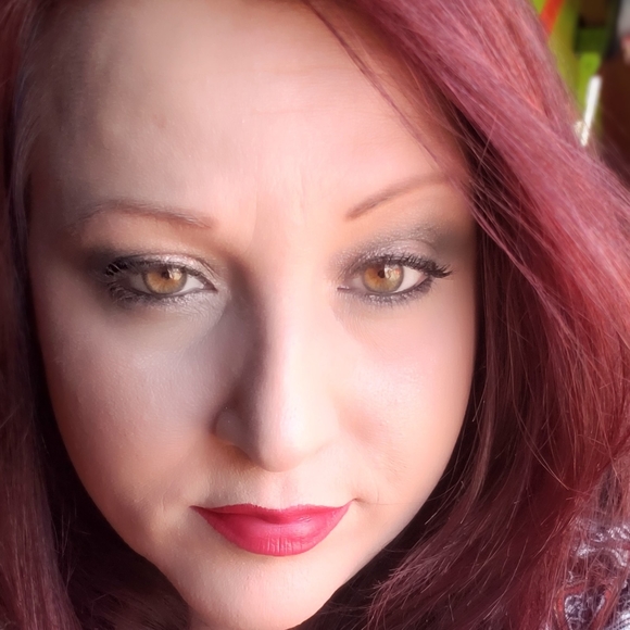 Meet your Posher, Audrey - Picture 1 of 1